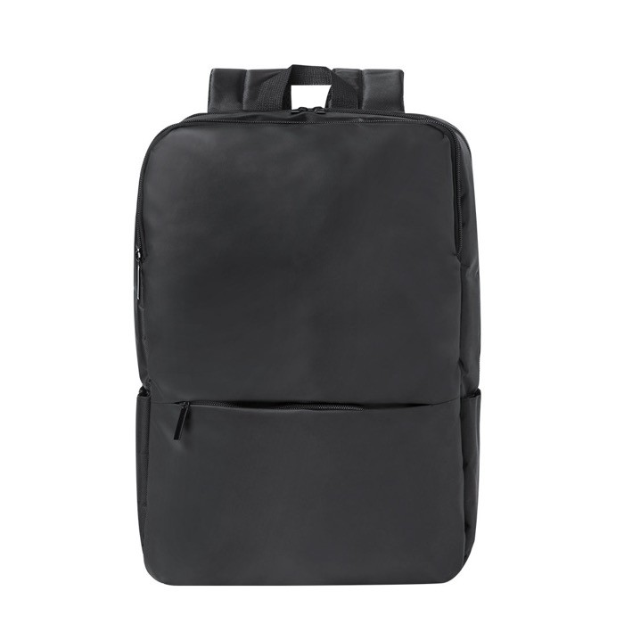 Mochila de polipiel con compartimiento de tablet y portátil 15'' color negro primera vista Mochila de polipiel con compartimiento de tablet y portátil 15'' color negro primera vista