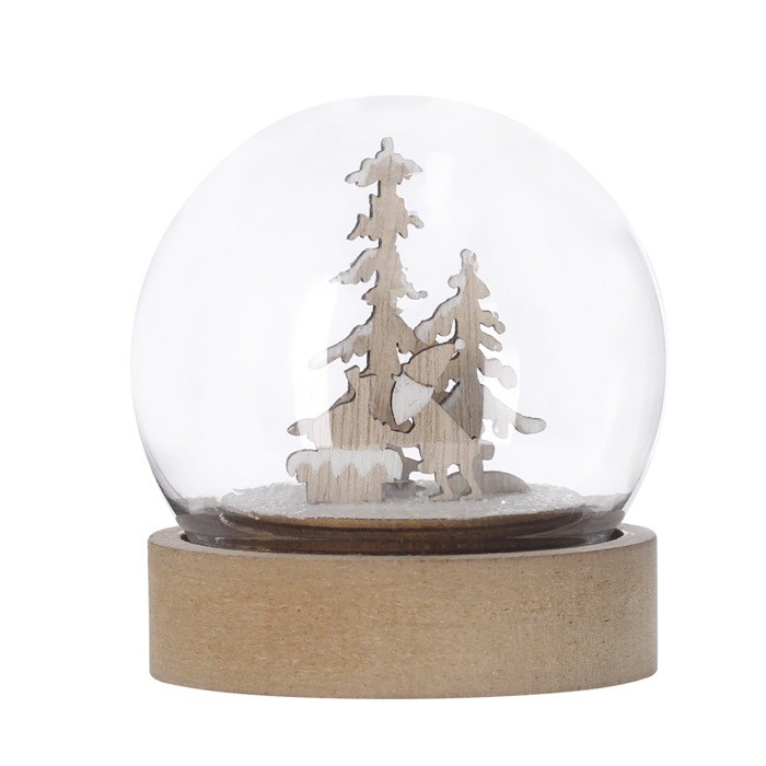 Bola iluminada con diseño navideño en el interior y base de madera color natural primera vista