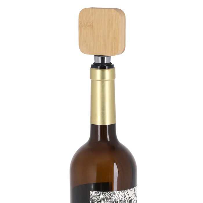 Tapón para botellas de madera en forma cuadrada con abridor incluido quinta vista
