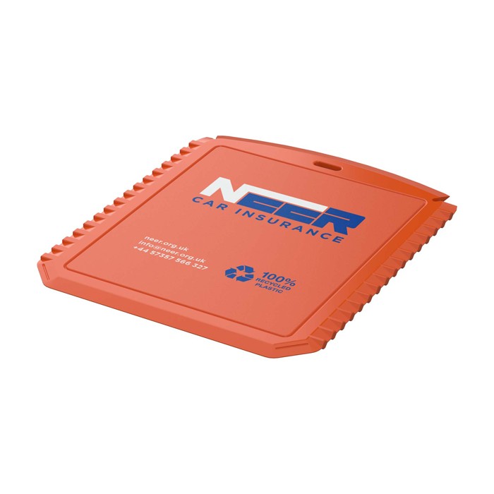 Raspador de hielo con forma rectangular de plástico reciclado color naranja vista impresión tampografía Raspador de hielo con forma rectangular de plástico reciclado color naranja vista impresión tampografía