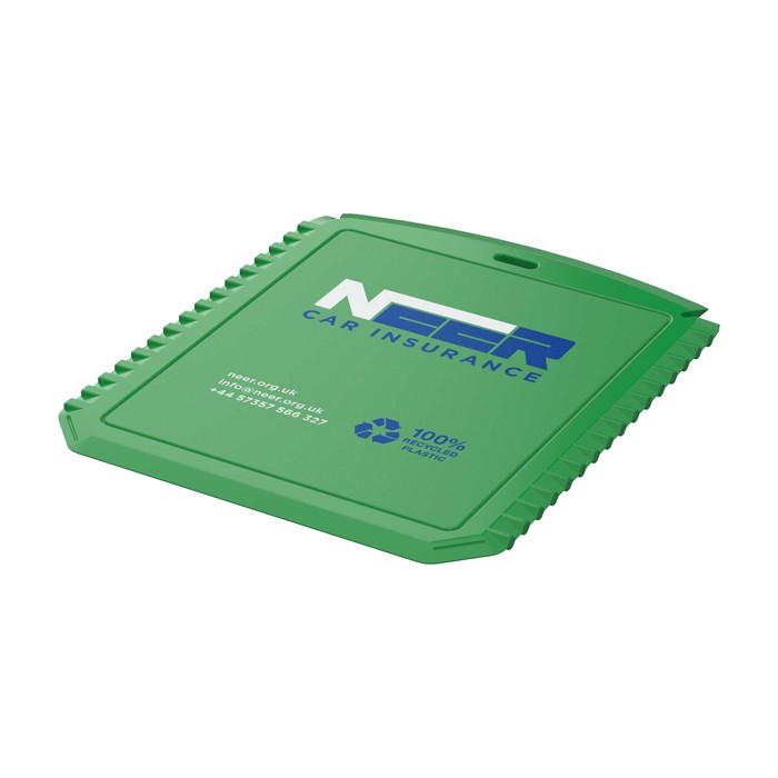 Raspador de hielo con forma rectangular de plástico reciclado color verde vista impresión tampografía Raspador de hielo con forma rectangular de plástico reciclado color verde vista impresión tampografía