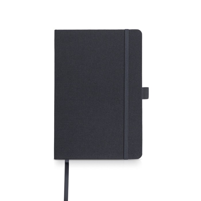 Libreta de RPET con cinta y soporte para boli A5 hojas lisas color negro vista 11 Libreta de RPET con cinta y soporte para boli A5 hojas lisas color negro vista 11