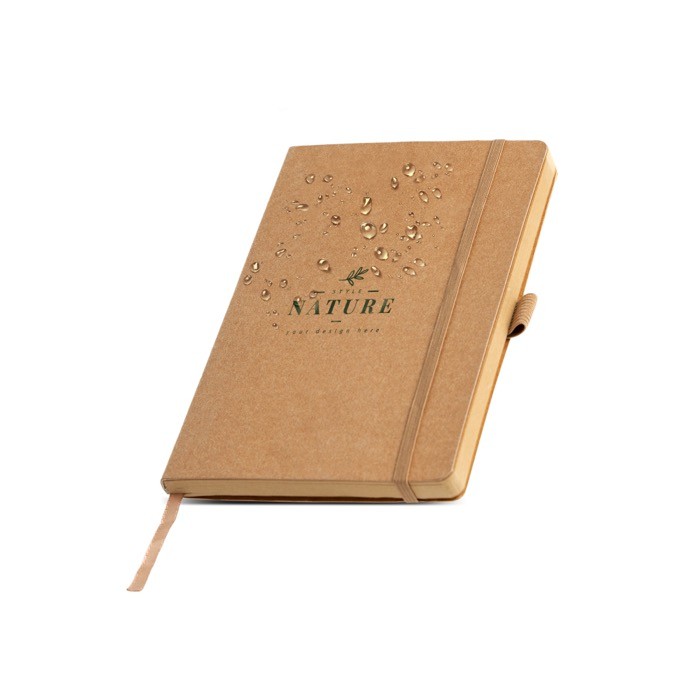 Libreta con tapa de papel resistente al agua A5 hojas lisas color natural vista de ambiente