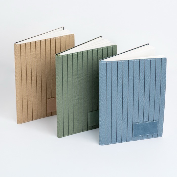 Libreta de PU texturizado y parche personalizable A5 hojas lisas vista con varios colores