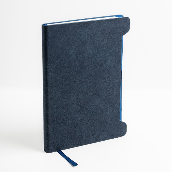 Libreta ecológica con soporte lateral para bolígrafo A5 hojas lisas color azul marino vista 1