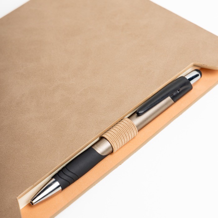 Libreta ecológica con soporte lateral para bolígrafo A5 hojas lisas