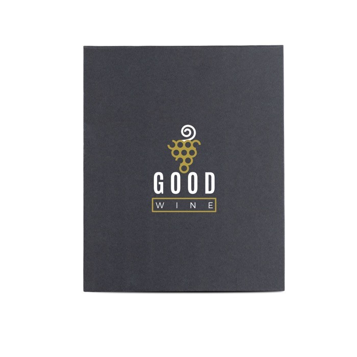 Set de vino con varios utensilios como una bomba o un sacacorchos vista con logo impreso