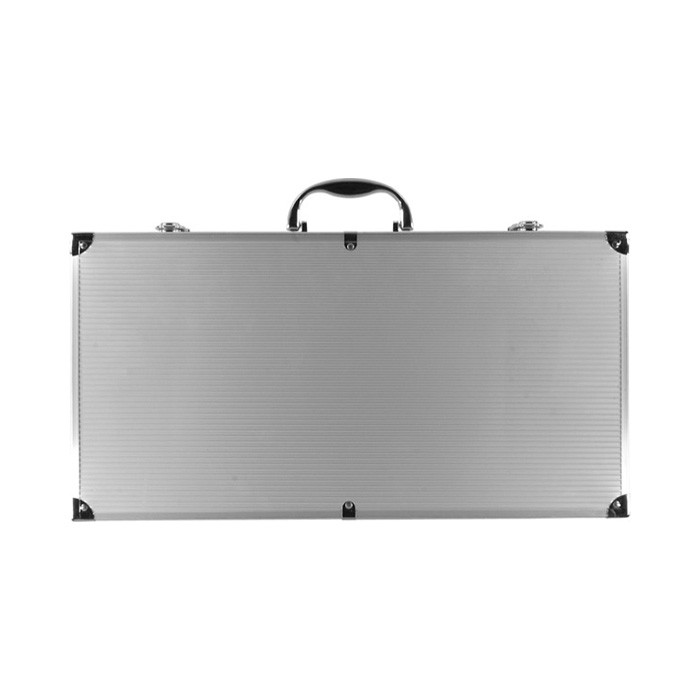 Maletín de aluminio con 18 accesorios de BBQ de acero inoxidable color plateado primera vista Maletín de aluminio con 18 accesorios de BBQ de acero inoxidable color plateado primera vista