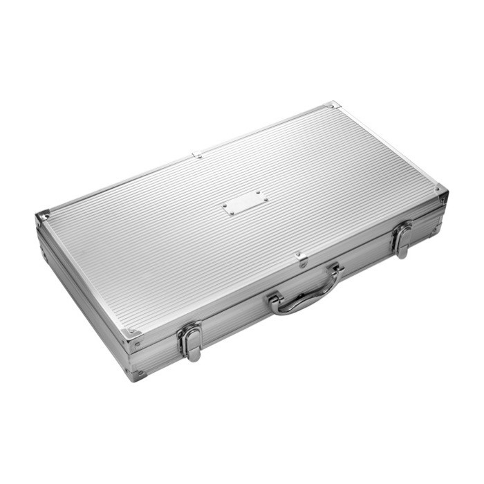 Maletín de aluminio con 18 accesorios de BBQ de acero inoxidable color plateado segunda vista Maletín de aluminio con 18 accesorios de BBQ de acero inoxidable color plateado segunda vista
