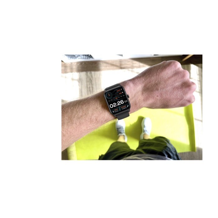 Smartwatch Prixton Alexa SWB29 multifunción con modo deporte color negro imagen de estilo de vida Smartwatch Prixton Alexa SWB29 multifunción con modo deporte color negro imagen de estilo de vida