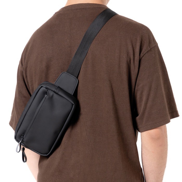 Riñonera de cuero sintético impermeable con dos compartimentos vista 1 Riñonera de cuero sintético impermeable con dos compartimentos vista 1