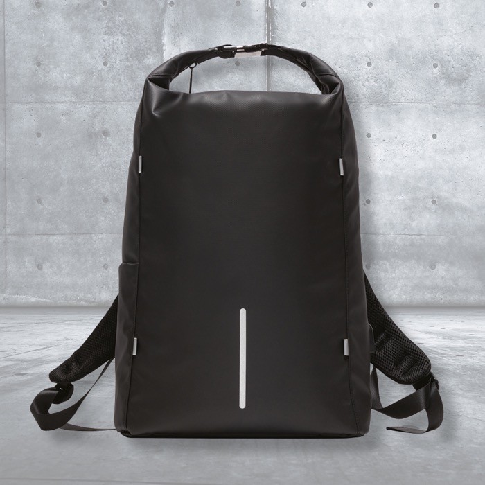 Mochila de poliéster con cremallera impermeable y carga USB 15,6”