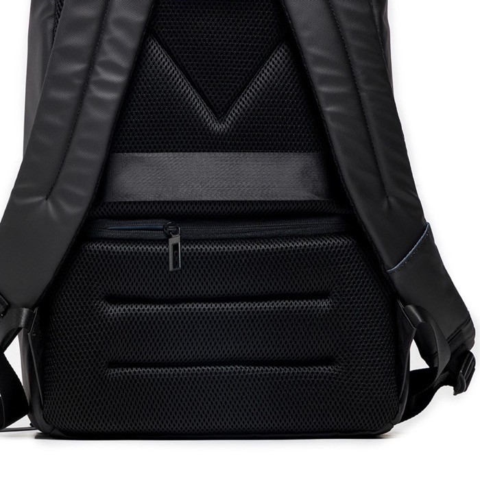 Mochila de poliéster con cremallera impermeable y carga USB 15,6” color negro vista 2