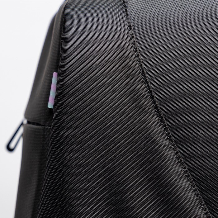 Mochila de viaje con bolsillos antirrobo y espacio para PC 15,6” color negro vista 4