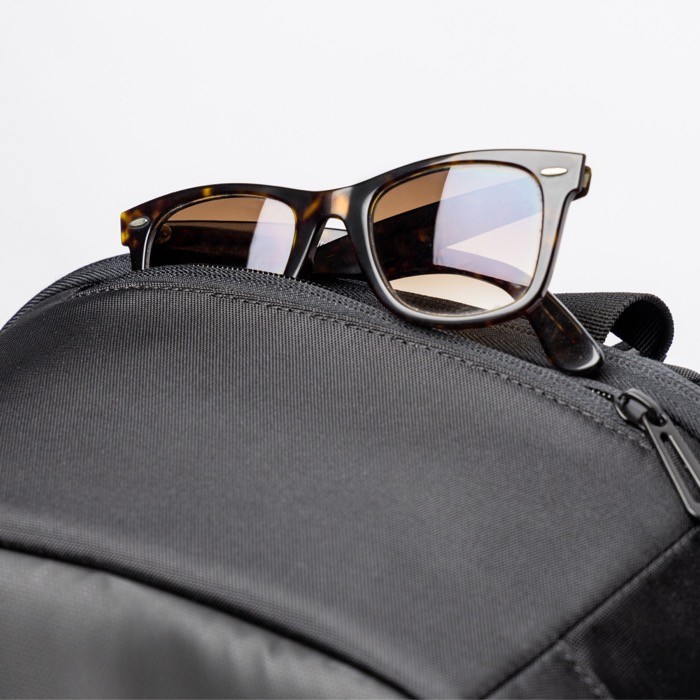 Mochila de viaje con bolsillos antirrobo y espacio para PC 15,6” color negro vista 6