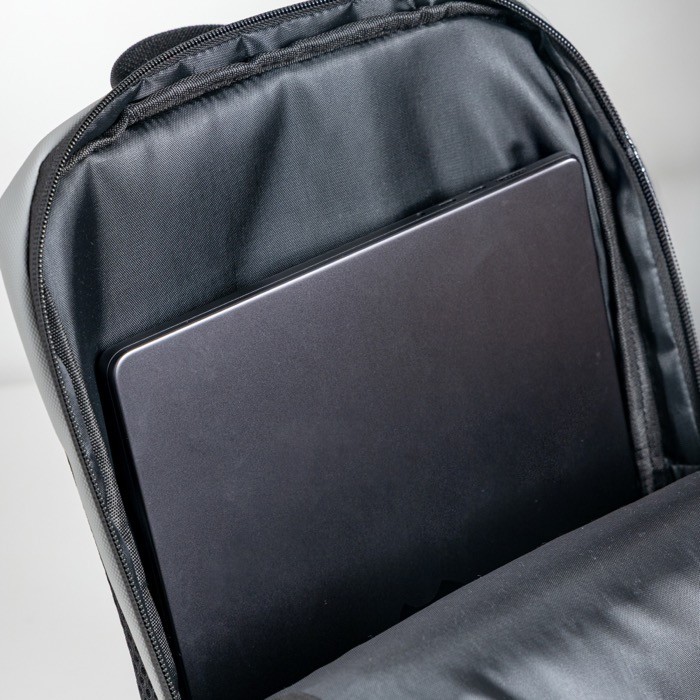 Mochila de piel PU con diseño fino y acabado elegante 15.6”