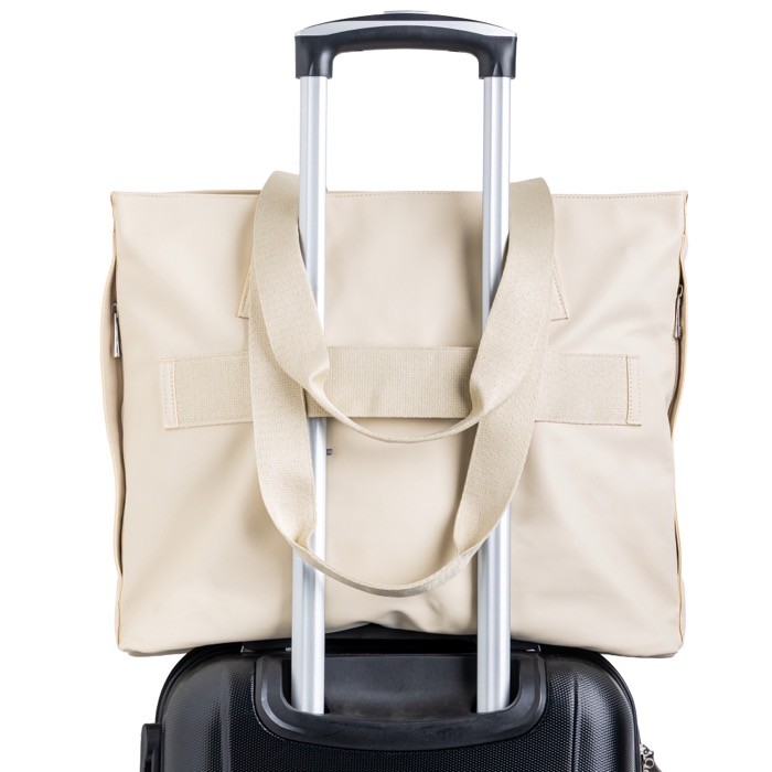 Bolsa de piel sintética con bolsillos ocultos y cinta trolley 15.6” vista 4