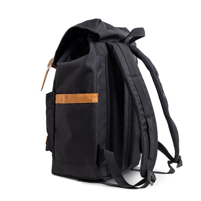 Mochila de RPET resistente al agua con cierres magnéticos 15.6” vista 2 Mochila de RPET resistente al agua con cierres magnéticos 15.6” vista 2