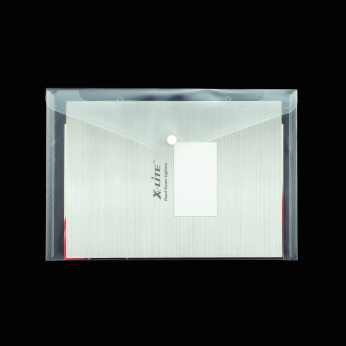 Carpeta portadocumentos con cierre de botón para hojas A4 color transparente vista 2