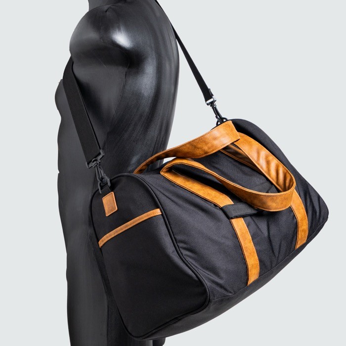 Bolso de RPET resistente al agua con cierre magnético y bolsillo vista 1