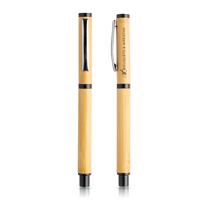 Bolígrafo y roller hechos de bambú con clip y estuche tinta azul color negro vista con logo impreso