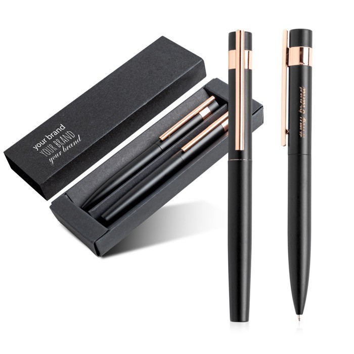 Juego de bolígrafo y roller con detalles en oro rosa tinta negra color negro vista con logo impreso Juego de bolígrafo y roller con detalles en oro rosa tinta negra color negro vista con logo impreso