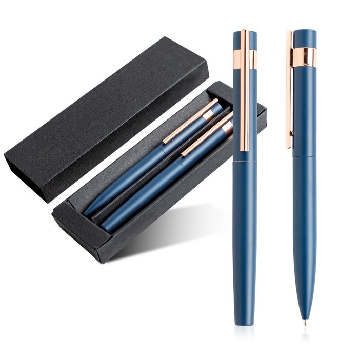 Juego de bolígrafo y roller con detalles en oro rosa tinta negra color azul marino Juego de bolígrafo y roller con detalles en oro rosa tinta negra color azul marino