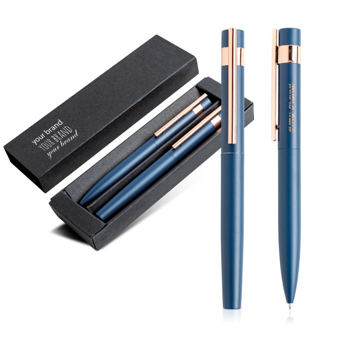 Juego de bolígrafo y roller con detalles en oro rosa tinta negra color azul marino vista con logo impreso Juego de bolígrafo y roller con detalles en oro rosa tinta negra color azul marino vista con logo impreso