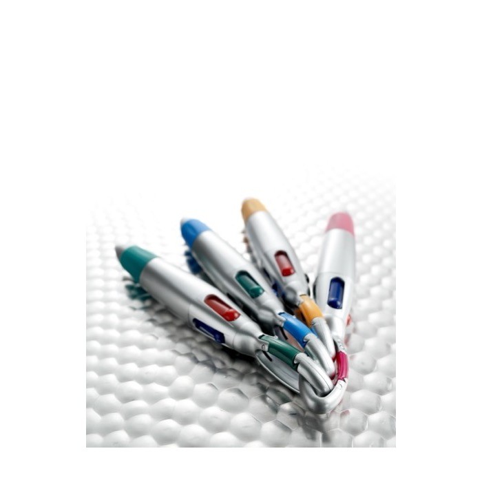 Bolígrafo de 4 colores con grip antideslizante y un mosquetón tercera vista Bolígrafo de 4 colores con grip antideslizante y un mosquetón tercera vista