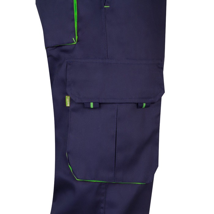Pantalón de trabajo de sarga con varios bolsillos 200 g/m2 color verde quinta vista Pantalón de trabajo de sarga con varios bolsillos 200 g/m2 color verde quinta vista