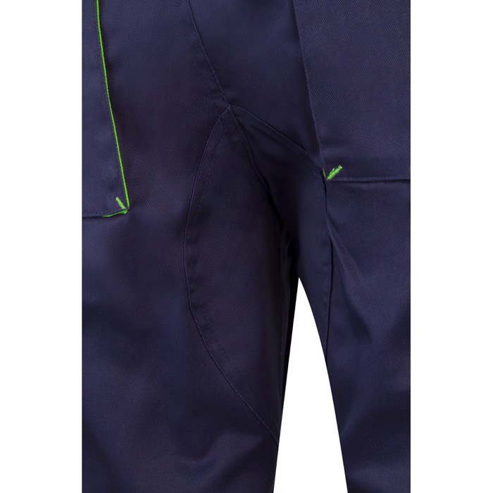 Pantalón de trabajo de sarga con varios bolsillos 200 g/m2 color verde septima vista Pantalón de trabajo de sarga con varios bolsillos 200 g/m2 color verde septima vista