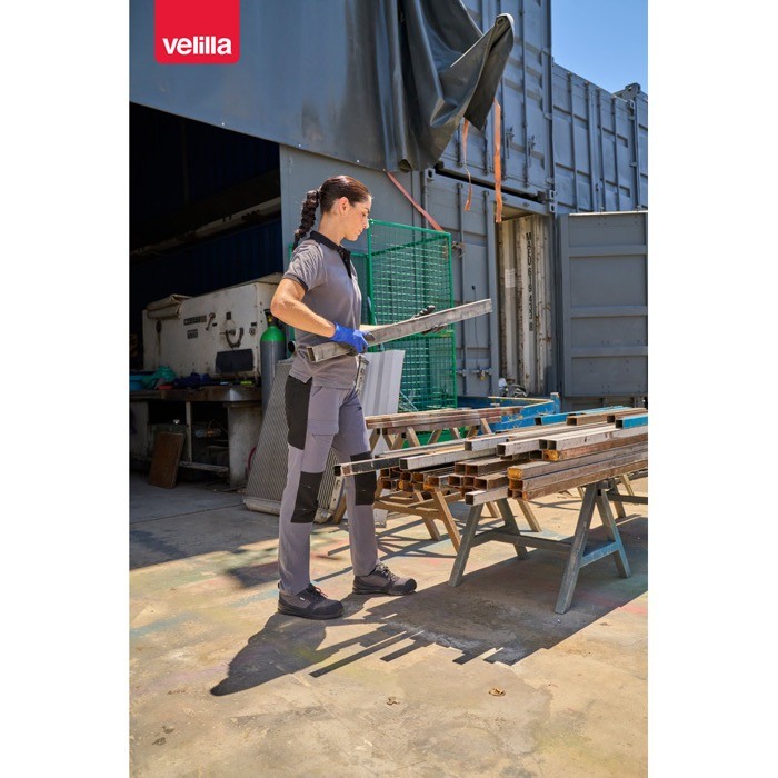 Pantalón de sarga de trabajo de algodón y poliéster 240 g/m2 vista bodegón Pantalón de sarga de trabajo de algodón y poliéster 240 g/m2 vista bodegón