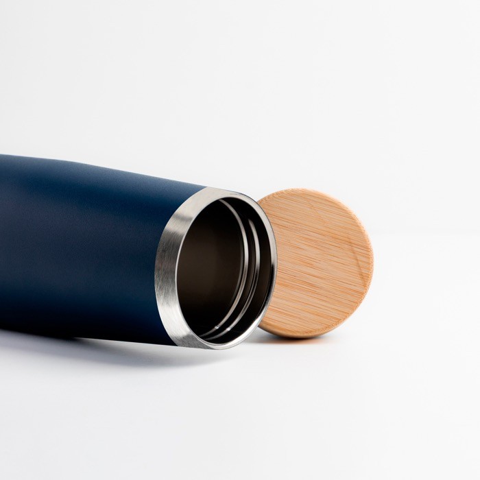 Botella térmica de acero inoxidable con tapa de bambú natural 550ml vista 5