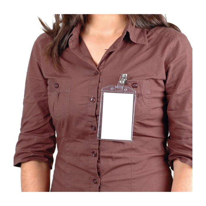 Identificador ideal para enganchar en el bolsillo 7.5x12cm color transparente vista 2 Identificador ideal para enganchar en el bolsillo 7.5x12cm color transparente vista 2