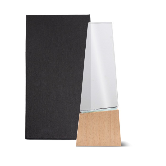 Trofeo de cristal estilizado con base de madera que ofrece distinción vista en caja Trofeo de cristal estilizado con base de madera que ofrece distinción vista en caja
