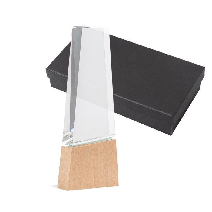 Trofeo de cristal estilizado con base de madera que ofrece distinción vista 1 Trofeo de cristal estilizado con base de madera que ofrece distinción vista 1