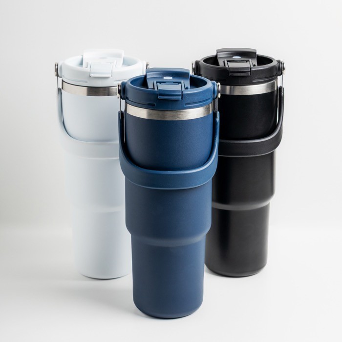 Vaso térmico de acero inoxidable con tapa doble y asa plegable 900ml vista de ambiente