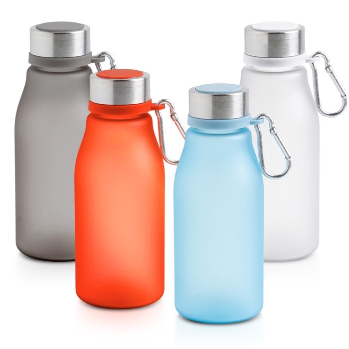 Botella de plástico reciclado estilo mate con mosquetón 350ml vista 3 Botella de plástico reciclado estilo mate con mosquetón 350ml vista 3