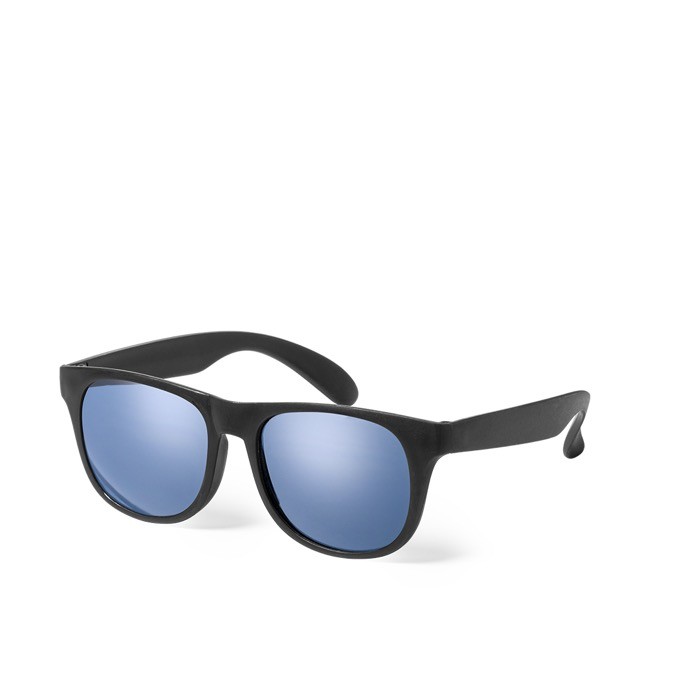 Gafas de sol en varios colores mate con lentes negros translucidos