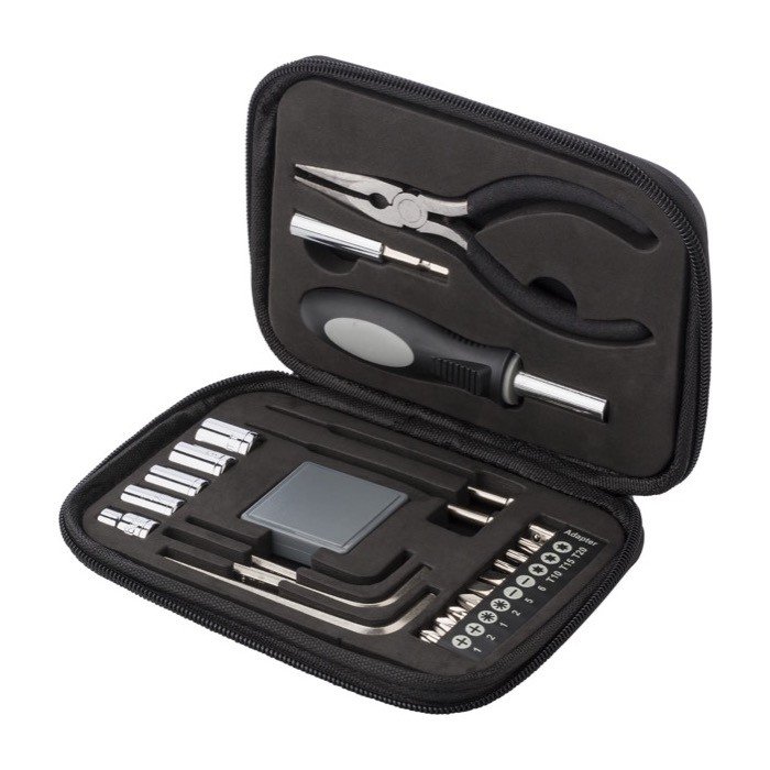 Set de herramientas en estuche de cuero sintético color negro segunda vista Set de herramientas en estuche de cuero sintético color negro segunda vista