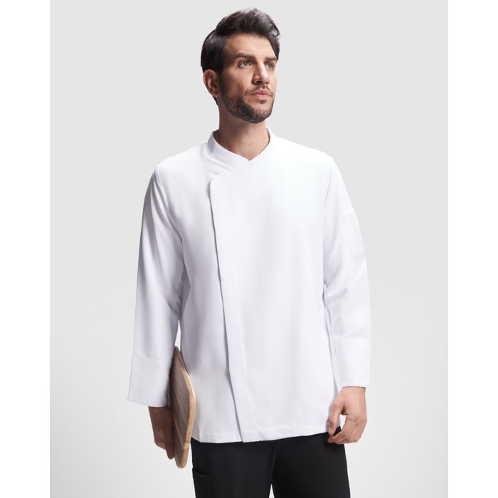 Chaqueta laboral para cocina de manga larga de poliéster 150 g/m2 Roly Dabiz color blanco primera vista de uso