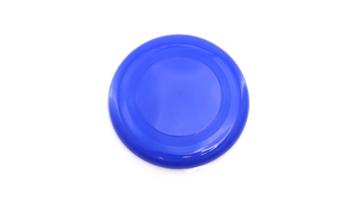 Clásico frisbee de plástico para aire libre en varios colores color azul segunda vista