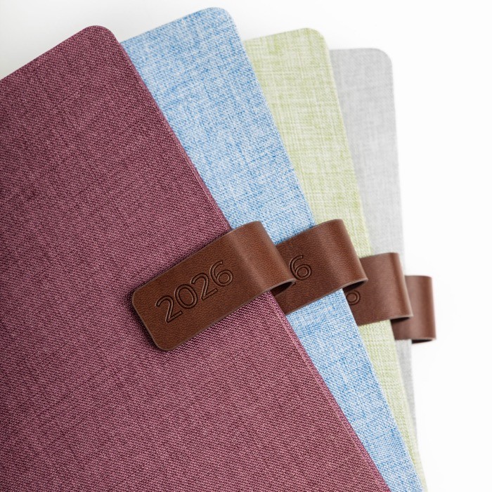 Agenda con vista diaria en español y portugués con cierre magnético A5 vista 1 Agenda con vista diaria en español y portugués con cierre magnético A5 vista 1