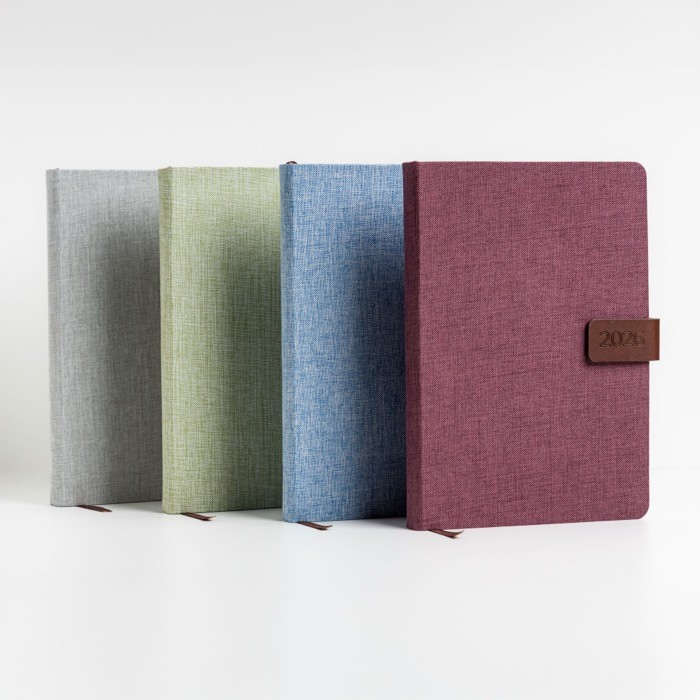 Agenda con vista diaria en español y portugués con cierre magnético A5 vista con varios colores Agenda con vista diaria en español y portugués con cierre magnético A5 vista con varios colores