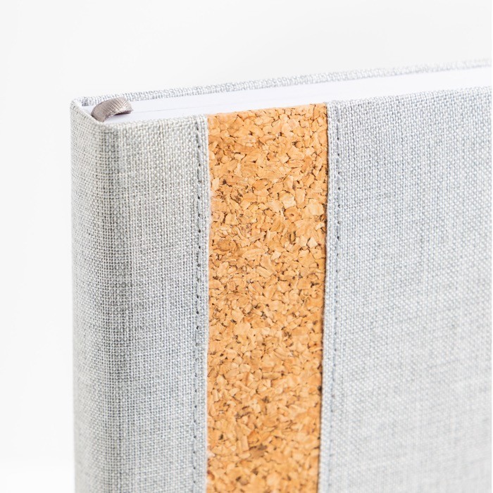 Agenda diaria en español y portugués con funda de lino y corcho A5 vista 1 Agenda diaria en español y portugués con funda de lino y corcho A5 vista 1