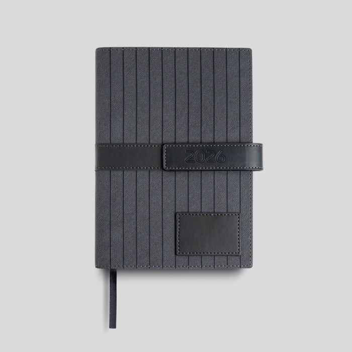 Agenda con vista diaria en español y portugués con cinta a juego A5 color negro Agenda con vista diaria en español y portugués con cinta a juego A5 color negro