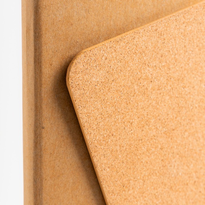 Agenda diaria en español y portugués con tapa de kraft y corcho A5 color marrón claro vista 1 Agenda diaria en español y portugués con tapa de kraft y corcho A5 color marrón claro vista 1