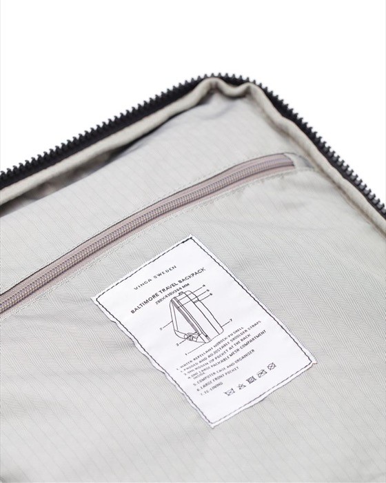 Mochila con bolsillo acolchado y antiagua color verde oscuro quinta vista