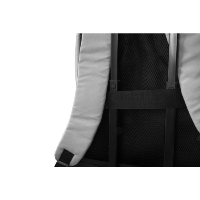 Mochila de RPET acolchada para portátil con banda para trolley 15'' color gris vista detalle 2 Mochila de RPET acolchada para portátil con banda para trolley 15'' color gris vista detalle 2
