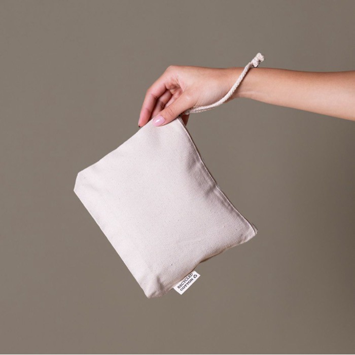 Neceser de algodón reciclado color natural con muñequera de cuerda primera vista Neceser de algodón reciclado color natural con muñequera de cuerda primera vista